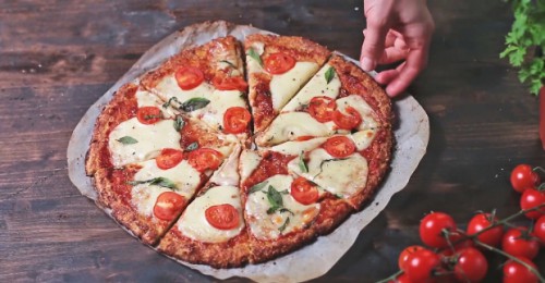 Karfioltésztás pizza